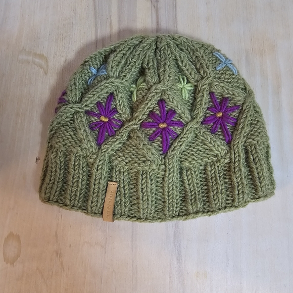 Turtle Fur Accessories - Turtle Fur Wool Beanie Hat Women's One Size Green Pink